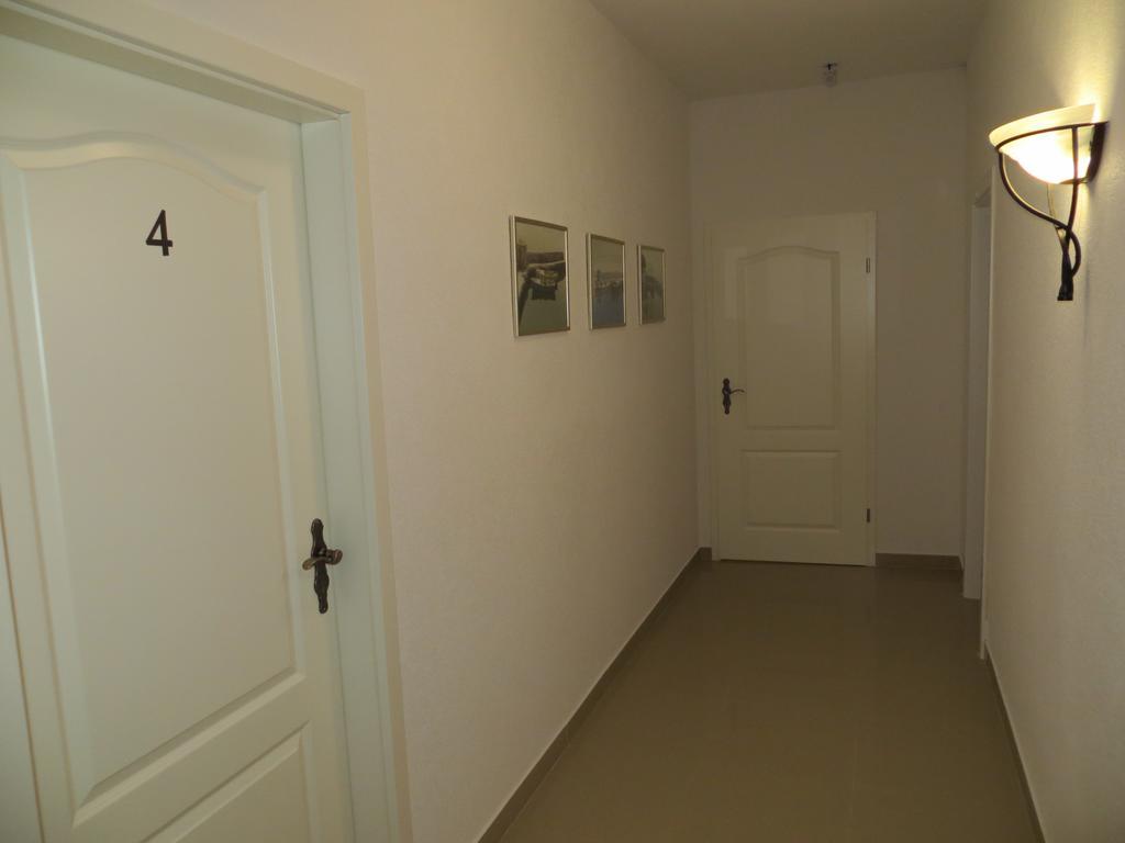 Apartments Lucija Brela Exterior foto